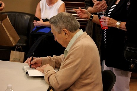 Scotty Moore at Parnassus Books, nashville, 8/11/2013, photo - Brad Hardisty