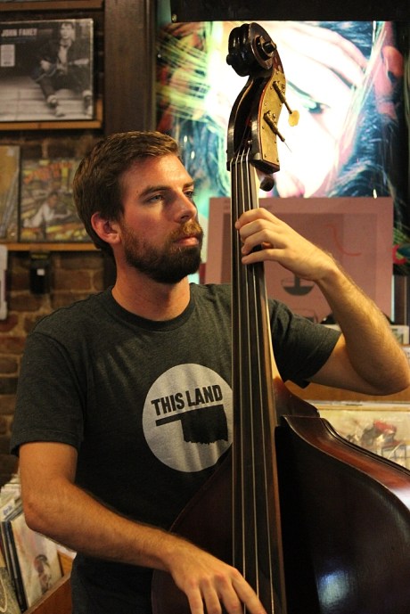 Eric Alvar with Tim Easton at Grimey's, photo - Brad Hardisty